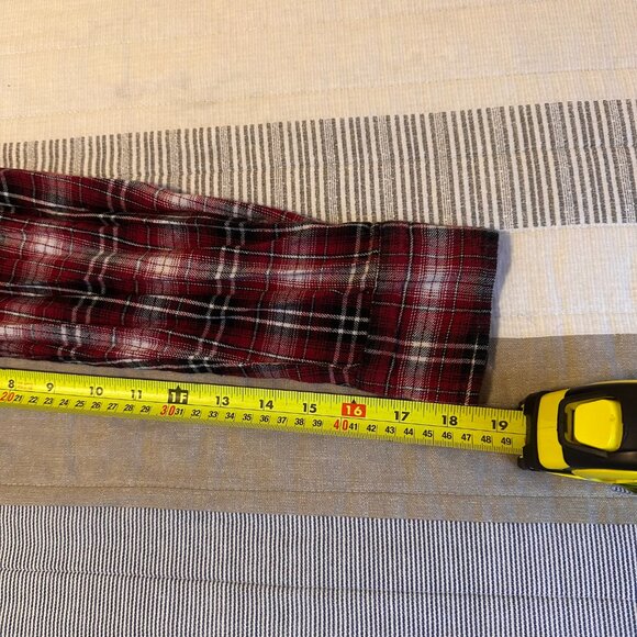St John's Bay Casual Button Down Mens Small Red Plaid Rugged Flannel Shirt - Picture 5 of 6